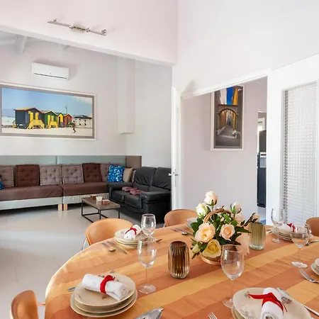 Villa With Private Pool In