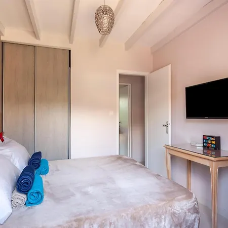 Villa Near Centre Private Terrace Private Garden Boules Court *