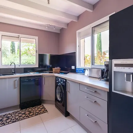 Villa Near Centre Private Terrace Private Garden Boules Court *