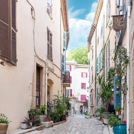 Near Centre Private Terrace Private Garden Boules Court Villa *